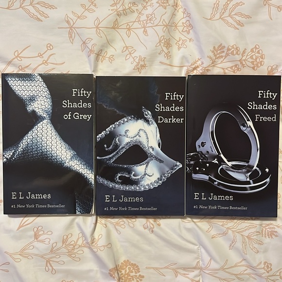 Fifty Shades of Grey box set - Picture 4 of 4